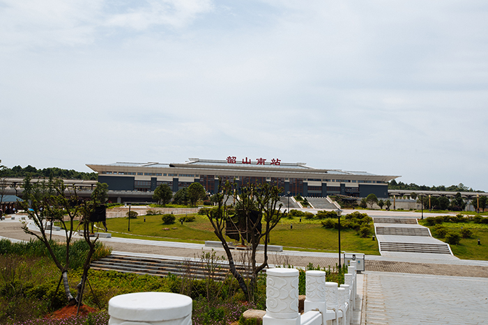 滬昆高鐵韶山南站站前廣場(chǎng)、站前路（K1+400～K2+060）
